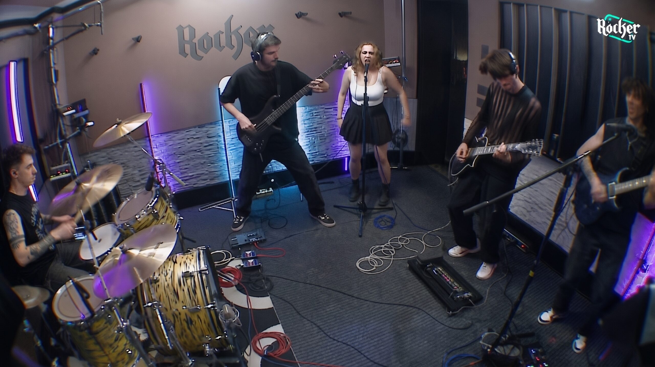 FATTI-SCOPRIRE-LIVE-SESSION-ROCKERTV-STUDIO-promozione-musicale FATTI-SCOPRIRE-LIVE-SESSION-ROCKERTV-STUDIO-promozione-musicale